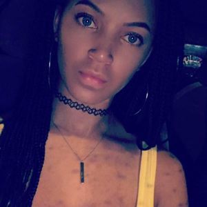 Meet your Posher, Caprice